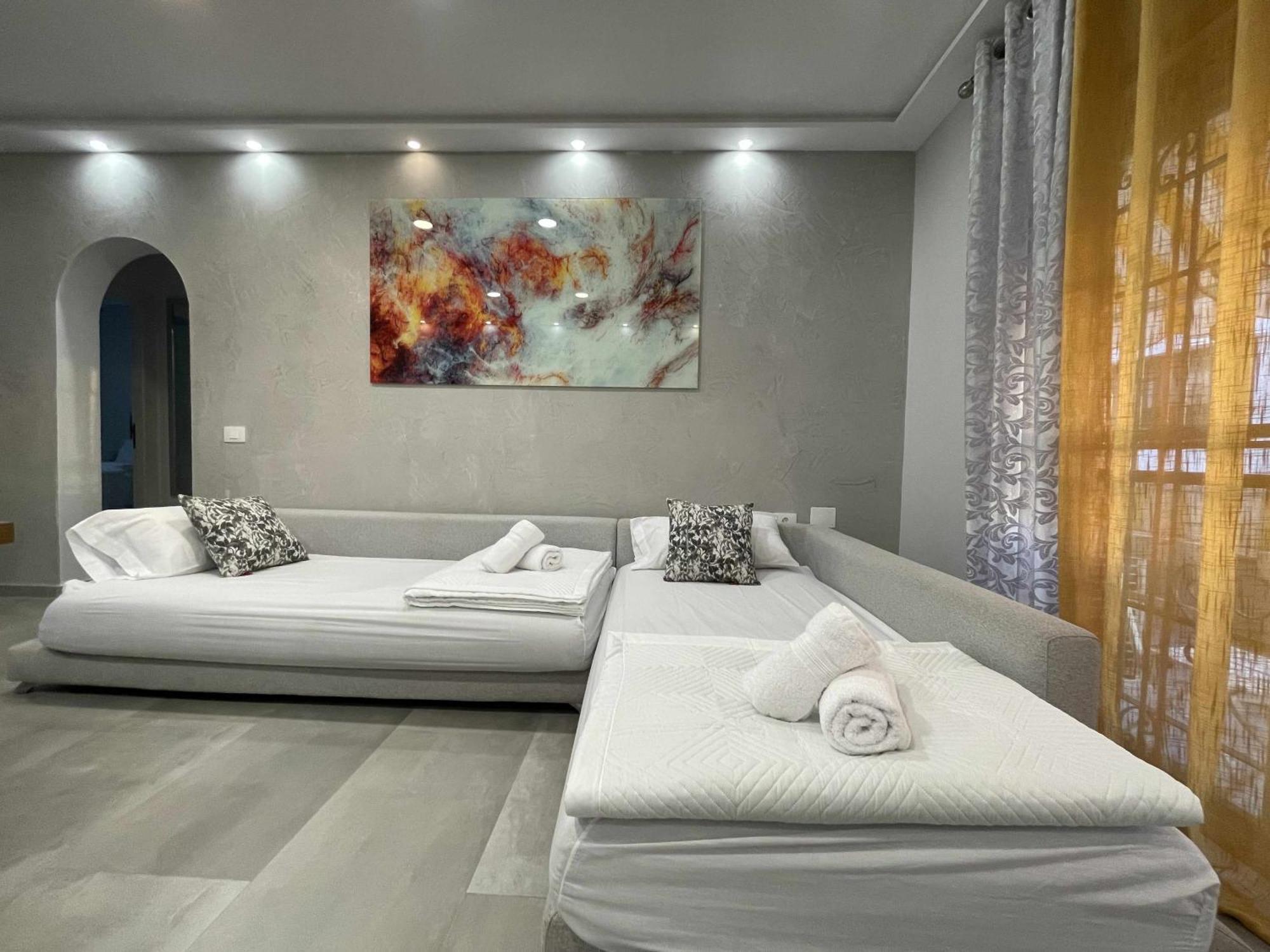 Markethome Bouganvilla Адехе Екстериор снимка